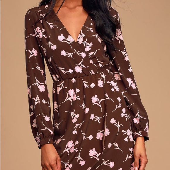 New Lulu’s Faux Wrap Dress - Picture 3 of 11